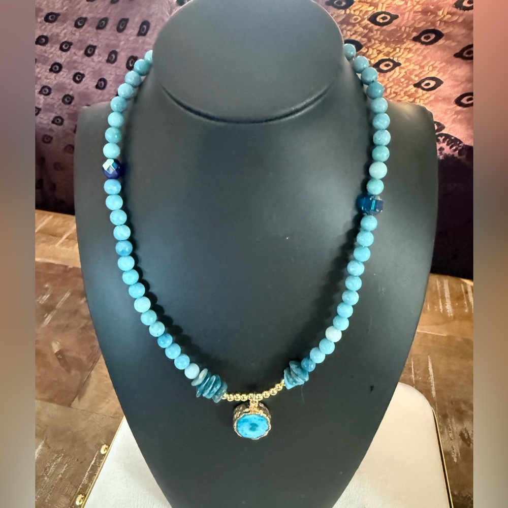 Elegant Blue Beaded Necklace